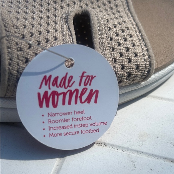 NWT Ryka Women's Taupe Knit Sandals - Picture 5 of 7